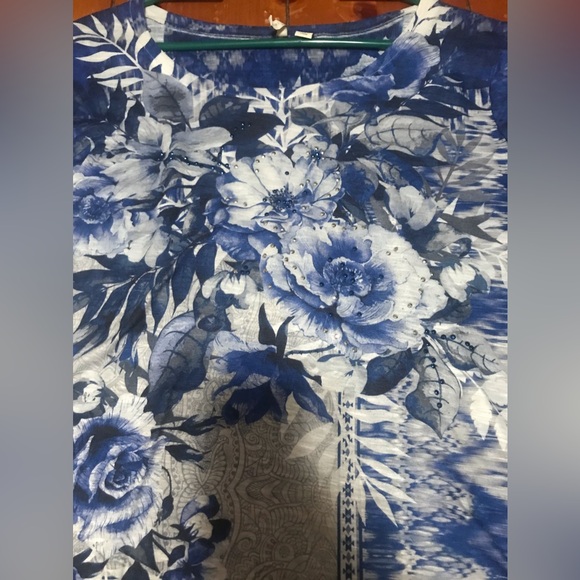 EST. 1946 top, size Large, blue, white, grey. - Picture 5 of 14